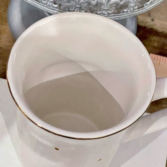 MUDPIE Glossy White Mug Accented w/Metallic Gold Raised “Jingle”, Dots, & Rim - Picture 3 of 4